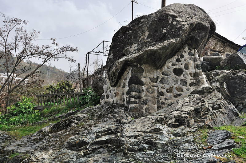 Камень, давший название Какопетрии